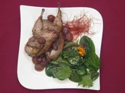 Wachtel auf Winzer Art mit Trauben an Wildkräutersalat - Rezept