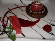 Beereneis im Lebkuchenring an Himbeerterrine und Himbeerschnäpschen - Rezept