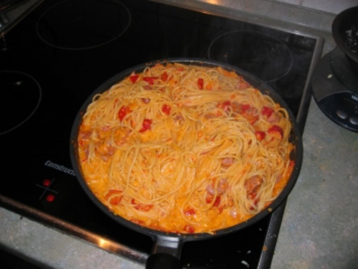 Spaghetti mit einer Paprikasoße - Rezept - Bild Nr. 3