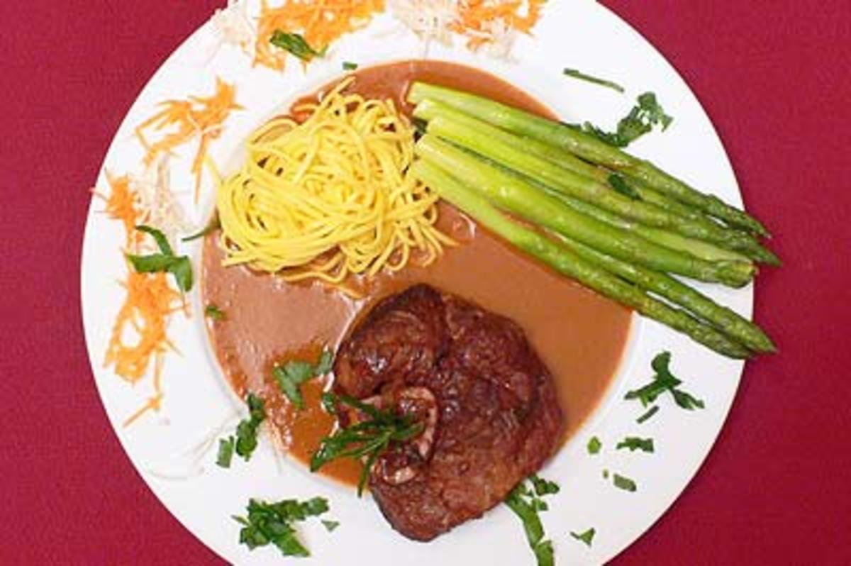 Ossobuco mit Tagliatelle und grünem Spargel - Rezept By Das perfekte
Dinner