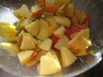 Kopfsalat mit Erdbeeren und Joghurtdressing - Rezept - Bild Nr. 4