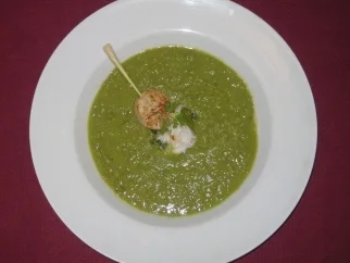 Erbsen-Birnensuppe mit Reisnudeln und Jakobsmuscheln - Rezept