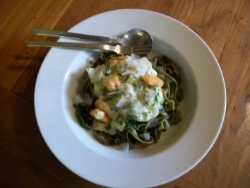 Kräuterragout vom Wildlachs an Tagliatelle Verdi - Rezept