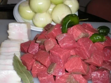 FLEISCH: Emis Rindergulasch - Rezept