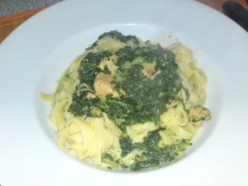 Rezept: Bandnudeln mit Spinat u. Putenbrust Bild Nr. 6 Bandnudeln mit Spinat u. Putenbrust - Rezept - Bild Nr. 6