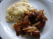 Kartoffel-Kohlrabi-Gratin mit frischer Bratwurst - Rezept