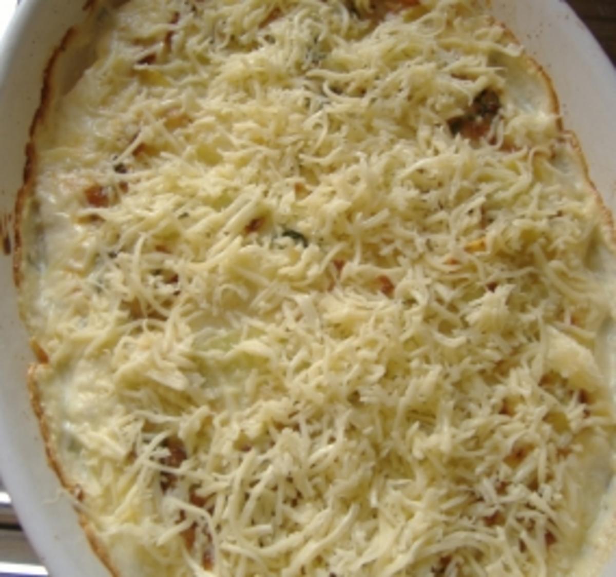 Kartoffel-Kohlrabi-Gratin mit frischer Bratwurst - Rezept - Bild Nr. 4