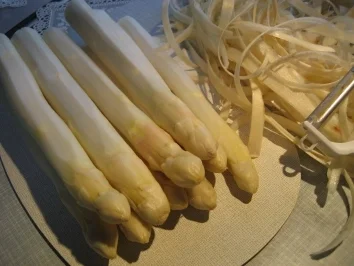 Spargel mit Butter ... - Rezept - Bild Nr. 2