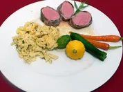 Saltimbocca vom Kalbsfilet mit Rosmarinspätzle und Zwerggemüse - Rezept