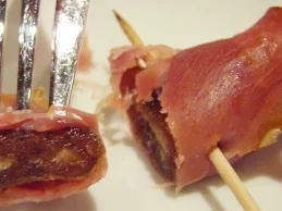 Datteln im Speckmantel - Rezept