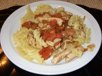 Linda´s schnelle Tomaten-Fleischsoße - Rezept