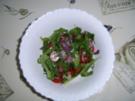 Unkautsalat mit Tomate und Radieschen - Rezept