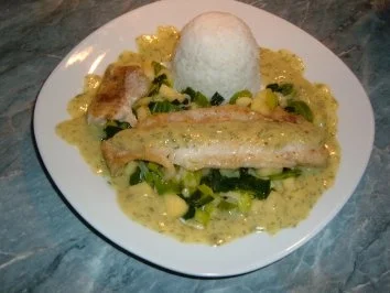 Fischfilet auf Apfel-Lauch -Gemüse - Rezept
