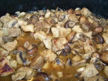 Gullasch mit Pilzen - Rezept