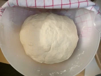 Einfachster Pizzateig der Welt - Rezept - Bild Nr. 2