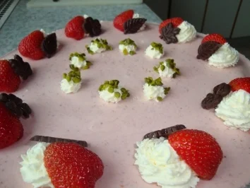 Erdbeeroberstorte - Rezept