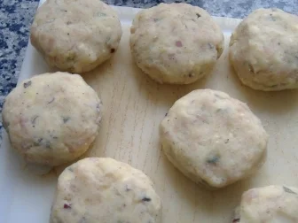 Rezept: Hähnchen-Kartoffel-Bananen-Frikadellen Bild Nr. 3 Hähnchen-Kartoffel-Bananen-Frikadellen - Rezept - Bild Nr. 3