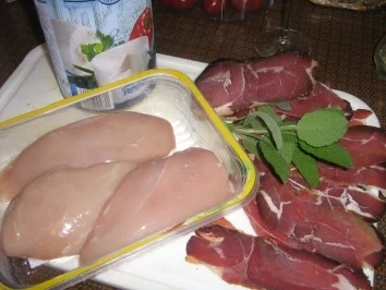 Hähnchenrolladen gefüllt mit Feta, Schinken und Salbei - Rezept - Bild Nr. 2