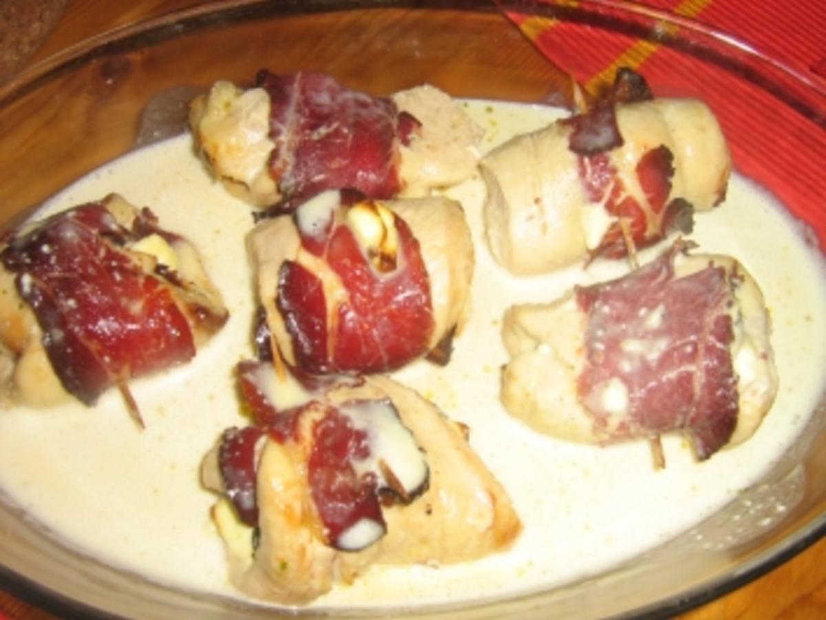 Hähnchenrolladen gefüllt mit Feta, Schinken und Salbei - einfach - 139 ...