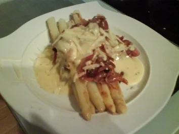 Rezept: Spargel angebraten mit Parmaschinken Spargel angebraten mit Parmaschinken - Rezept