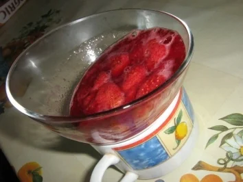 Rezept: Erdbeer- Becher Bild Nr. 5 Erdbeer- Becher - Rezept - Bild Nr. 5