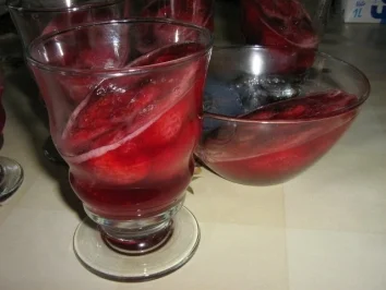 Rezept: Erdbeer- Becher Bild Nr. 6 Erdbeer- Becher - Rezept - Bild Nr. 6