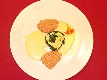 Rezept: Traunbach-Saibling im Spinatblatt mit Grünkernrisotto Traunbach-Saibling im Spinatblatt mit Grünkernrisotto - Rezept