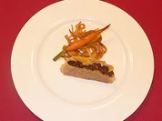 Blutwurststrudel mit glasiertem Wurzelgemüse - Rezept