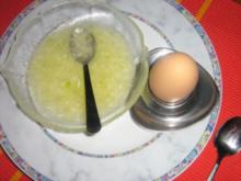 einfach probieren -weichgekochtes Ei mit Knoblauchmus - Rezept