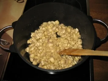 Spaghetti mit Sahnechampignons und getrockneten Tomaten - Rezept - Bild Nr. 4
