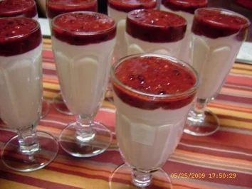 Schmand - Joghurt - Creme mit Frucht - Rezept - Bild Nr. 21