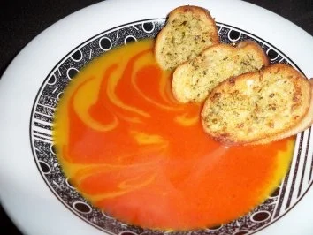 Rezept: Rot-Gelbe Paprikasuppe Rot-Gelbe Paprikasuppe - Rezept