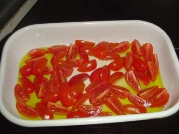 Gefüllte Zuchinni mit Käse überbacken - Rezept