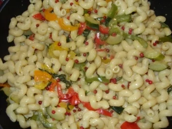 Linda´s Ruck-Zuck Gemüse-Nudelpfanne - Rezept