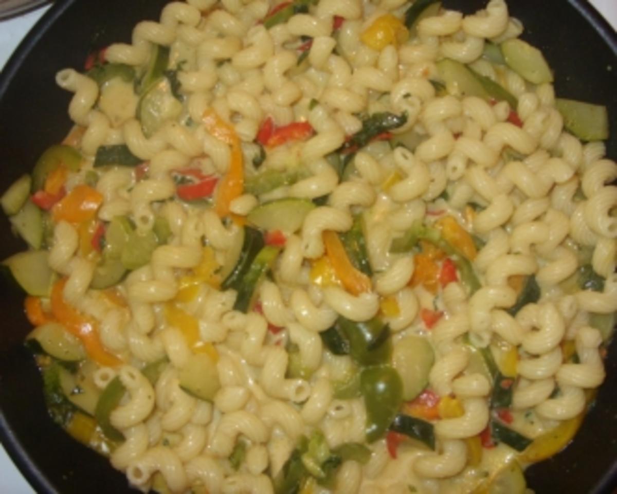 Linda´s Ruck-Zuck Gemüse-Nudelpfanne - Rezept - Bild Nr. 6