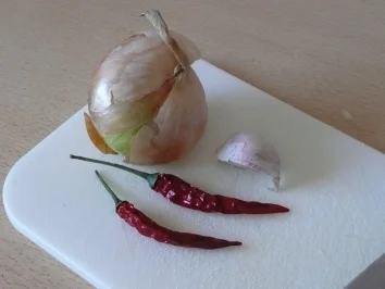 Spargel,Gnocchi,Tomaten,Räucherlachs und Frischkäse treffen Zitrone,Zwiebel,Knoblauch,Chilli und frische Kräuter - Rezept - Bild Nr. 3