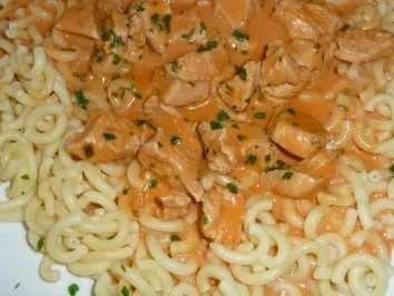 Rezept: Putenragout in Tomatenrahm... Putenragout in Tomatenrahm... - Rezept