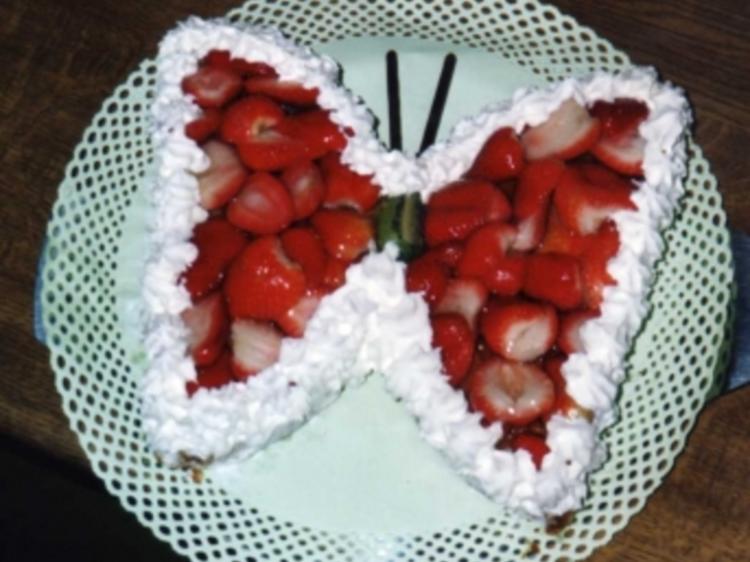 Bisquit-Erdbeer-Schmetterling - Rezept mit Bild - kochbar.de