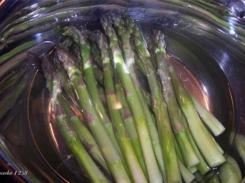 Rinderkotelette mit grünem Spargel - Rezept - Bild Nr. 3