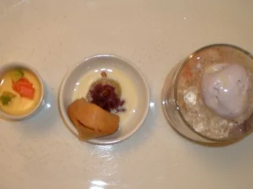 Parfait mit exotischen Früchten und Süßkartoffeln an Kokosfleisch auf Eis - Rezept