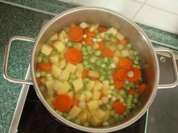 Rezept: Möhreneintopf Bild Nr. 4 Möhreneintopf - Rezept - Bild Nr. 4