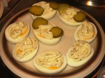 Rezept: Brotzeit: Lisa's "Russische Eier" Bild Nr. 2 Brotzeit: Lisa's "Russische Eier" - Rezept - Bild Nr. 2