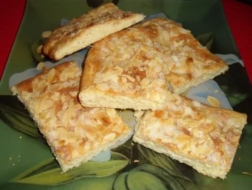 Butter-Mandel-Kuchen einfach oder in gefüllter Version - Rezept