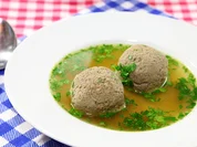 Leberknödelsuppe auf echt bayrisch - Rezept - Bild Nr. 2