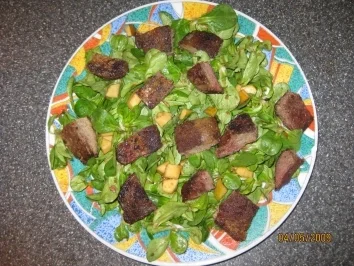 Rezept: Feldsalat mit Leber und Äpfeln Feldsalat mit Leber und Äpfeln - Rezept