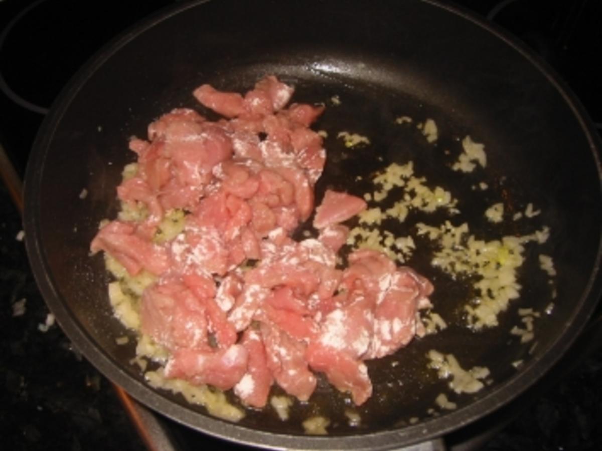 Geschnetzeltes Kalbfleisch an Champignon-Rahm - schnell &amp; einfach - 204 ...