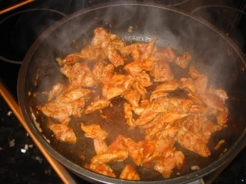 Geschnetzeltes Kalbfleisch an Champignon-Rahm - Rezept - Bild Nr. 4