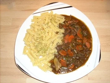 Rezept: Hirschragout in Balsamico-Soße Hirschragout in Balsamico-Soße - Rezept