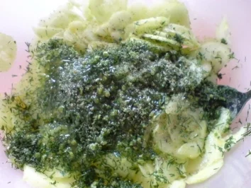 Rezept: Einfacher Gurkensalat Bild Nr. 8 Einfacher Gurkensalat - Rezept - Bild Nr. 8