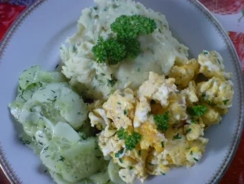 Rezept: Einfacher Gurkensalat Bild Nr. 3 Einfacher Gurkensalat - Rezept - Bild Nr. 3